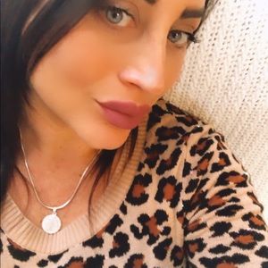 Meet your Posher, Iris